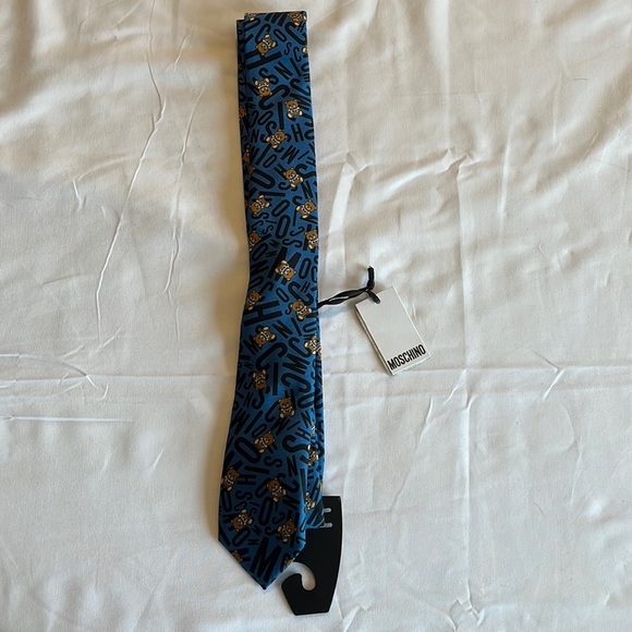 $150 Moschino Bear Logo Necktie Tie NWT - Picture 3 of 6